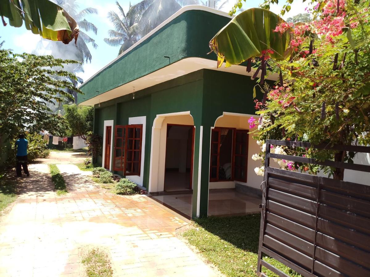 Inn On The Bay Home Passikudah ภายนอก รูปภาพ